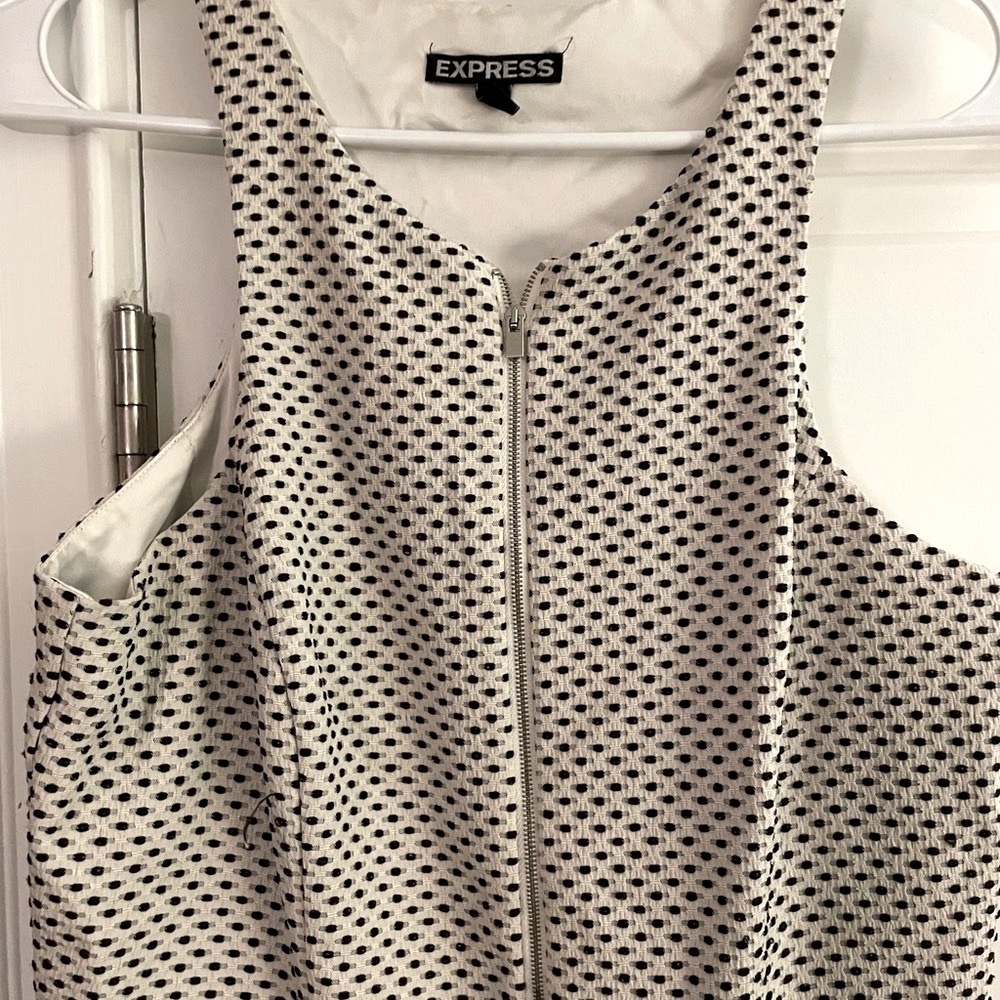 Black polka dotted white Express sleeveless dress - Picture 4 of 6